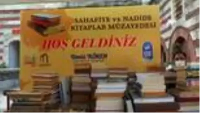 Eyüpsultan'da 'Sahafiye ve Nadide Kitaplar Müzayedesi' yapıldı Eyüpsultan'da 'Sahafiye ve Nadide Kitaplar Müzayedesi' yapıldı