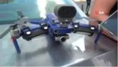İstiklal Caddesi'nde drone'lu korona virüs uyarısı İstiklal Caddesi'nde drone'lu korona virüs uyarısı