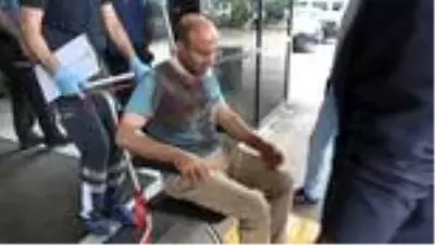 Müezzin, kendisini boynundan bıçaklayan eşini boğarak öldürdü Müezzin, kendisini boynundan bıçaklayan eşini boğarak öldürdü