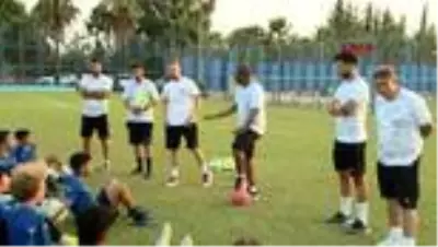 SPOR Dünya yıldızı Anderson, Adana Demirspor'un U-16 antrenörü oldu SPOR Dünya yıldızı Anderson, Adana Demirspor'un U-16 antrenörü oldu