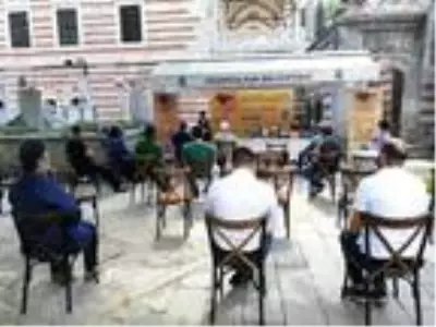 Tarihi kitaplar, müzayedede alıcı buldu Tarihi kitaplar, müzayedede alıcı buldu