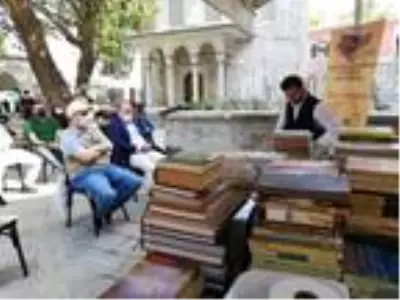 Tarihi kitaplar, müzayedede alıcı buldu Tarihi kitaplar, müzayedede alıcı buldu
