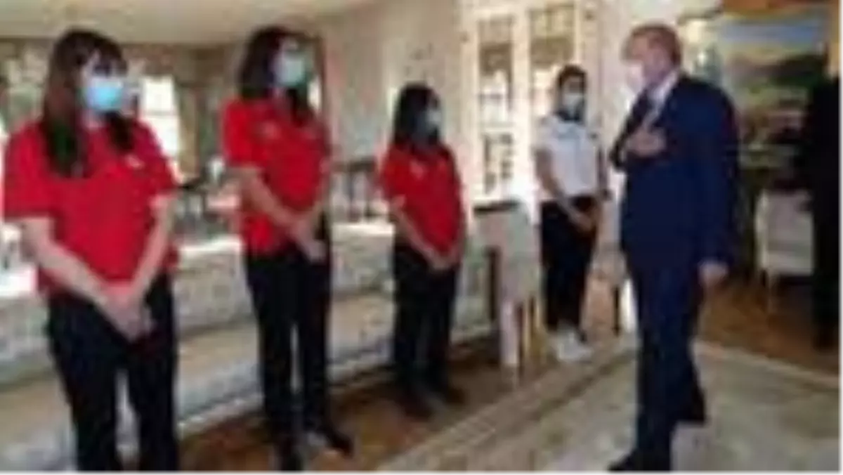 Cumhurbaşkanı Erdoğan, Avrupa Şampiyonu olan U19 Kız Voleybol Takımı'nı kabul etti