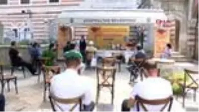 EYÜPSULTAN'da Sahafiye ve Nadide Kitaplar Müzayedesi düzenlendi. EYÜPSULTAN'da Sahafiye ve Nadide Kitaplar Müzayedesi düzenlendi.