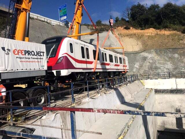 Gayrettepe-İstanbul Havalimanı Metrosu'nda, ilk tren raylara indi