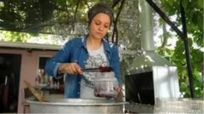İşinden ayrılan öğretmen, yaptığı patlıcan reçeliyle girişimci oldu İşinden ayrılan öğretmen, yaptığı patlıcan reçeliyle girişimci oldu