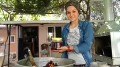 İşinden ayrılan öğretmen, yaptığı patlıcan reçeliyle girişimci oldu İşinden ayrılan öğretmen, yaptığı patlıcan reçeliyle girişimci oldu