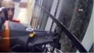 Kafası pencere korkuluğuna sıkışan çocuğu itfaiye ekipleri kurtardı Kafası pencere korkuluğuna sıkışan çocuğu itfaiye ekipleri kurtardı