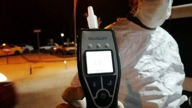 Polisin 'dur' ihtarına uymayarak kaçan alkollü sürücünün korona olduğu ortaya çıktı