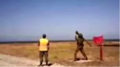 Rus yapımı roket, atış yapacak olan askerin omzunda patladı! Korku dolu anlar kamerada Rus yapımı roket, atış yapacak olan askerin omzunda patladı! Korku dolu anlar kamerada