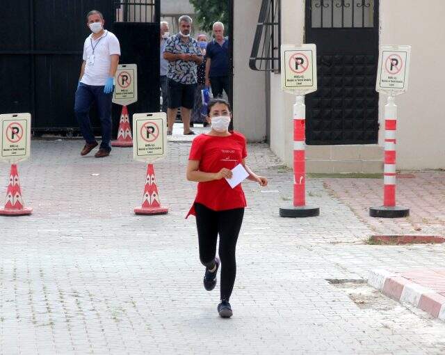 Sınava geç kalan da var kimliğini unutan da: KPSS'de yine bilindik sahneler yaşandı