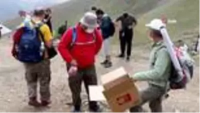 3 bin 331 metrede arkadaşlarını andılar