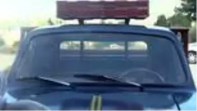 Görenler gözlerine inanamıyor! 42 yıllık Anadol kamyonetin içini ceviz ağacıyla kapladı Görenler gözlerine inanamıyor! 42 yıllık Anadol kamyonetin içini ceviz ağacıyla kapladı