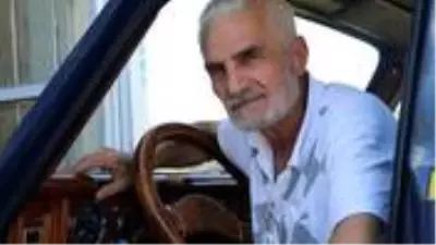Görenler gözlerine inanamıyor! 42 yıllık Anadol kamyonetin içini ceviz ağacıyla kapladı Görenler gözlerine inanamıyor! 42 yıllık Anadol kamyonetin içini ceviz ağacıyla kapladı