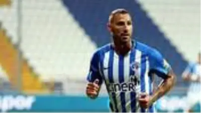 Altay ile anılan Ricardo Quaresma, Vitoria Guimaraes'e imza attı Altay ile anılan Ricardo Quaresma, Vitoria Guimaraes'e imza attı