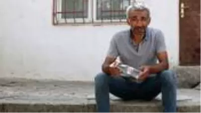Ansızın çekilen pencere fotoğrafı ile yerli gazoz firmasının reklam yüzü oldu Ansızın çekilen pencere fotoğrafı ile yerli gazoz firmasının reklam yüzü oldu