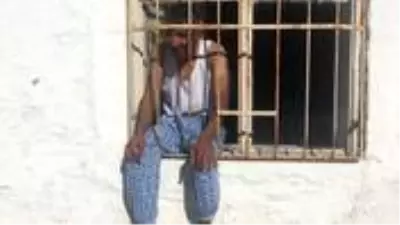 Habersiz çekilen pencere fotoğrafı ile yerli gazoz firmasının reklam yüzü oldu Habersiz çekilen pencere fotoğrafı ile yerli gazoz firmasının reklam yüzü oldu