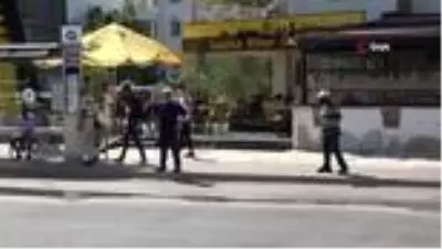 Antalya'da şüpheli çantadan kıyafet çıktı Antalya'da şüpheli çantadan kıyafet çıktı