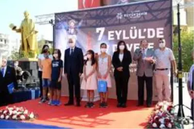 Aydın'ın düşman işgalinden kurtuluşunun 98'inci yıl dönümü kutlandı Aydın'ın düşman işgalinden kurtuluşunun 98'inci yıl dönümü kutlandı