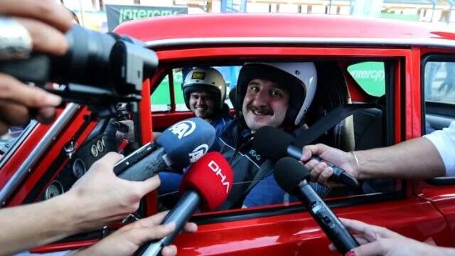 Bakan Varank, F1 pistinde tehlike atlattı! Frene fazla basınca pistten çıktı Bakan Varank, F1 pistinde tehlike atlattı! Frene fazla basınca pistten çıktı