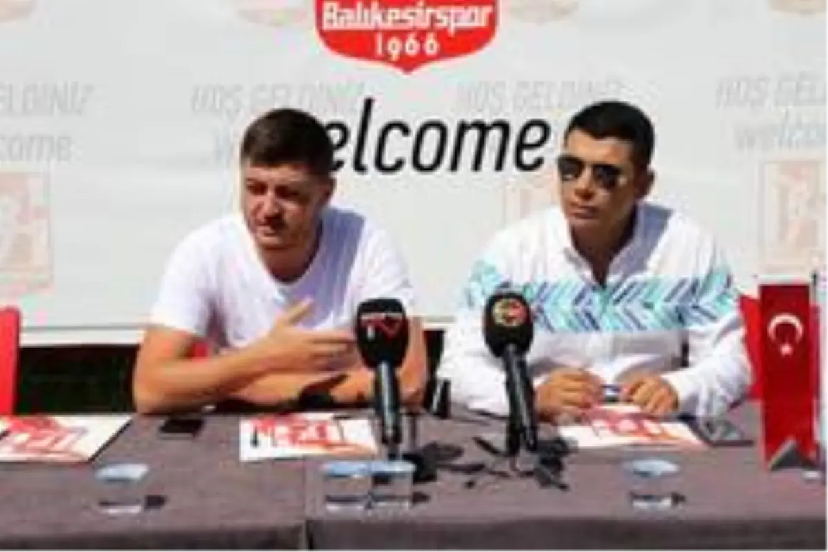 Balıkesirspor yeni sezon formalarını tanıttı