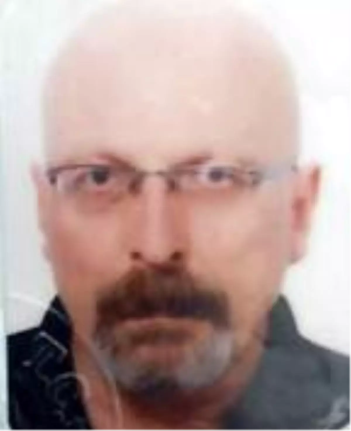 Emekli öğretmen evinde ölü bulundu