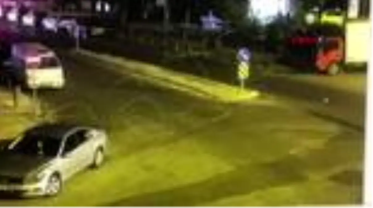 EYÜPSULTAN'DAKİ CİNAYETİN ŞÜPHELİLERİ GÜVENLİK KAMERASINA YANSIDI