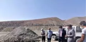 Erzincan Belediyesi: Geçit Mahallesindeki su kaçağının tespiti için çalışmalar devam ediyor Erzincan Belediyesi: Geçit Mahallesindeki su kaçağının tespiti için çalışmalar devam ediyor