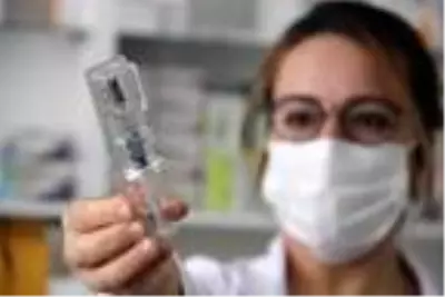 Koronavirüs vakalarının artmasıyla grip ve zatürre aşılarına talep patladı Koronavirüs vakalarının artmasıyla grip ve zatürre aşılarına talep patladı