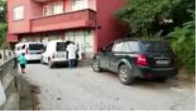 Bir kişi, kafasından vurulmuş halde yanında silahla ölü olarak bulundu Bir kişi, kafasından vurulmuş halde yanında silahla ölü olarak bulundu