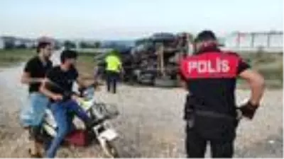 Kazayı izleyen 2 vatandaş, yanlarına gelen polisin sorusuna cevap veremeyince 1800 TL ceza ödedi Kazayı izleyen 2 vatandaş, yanlarına gelen polisin sorusuna cevap veremeyince 1800 TL ceza ödedi