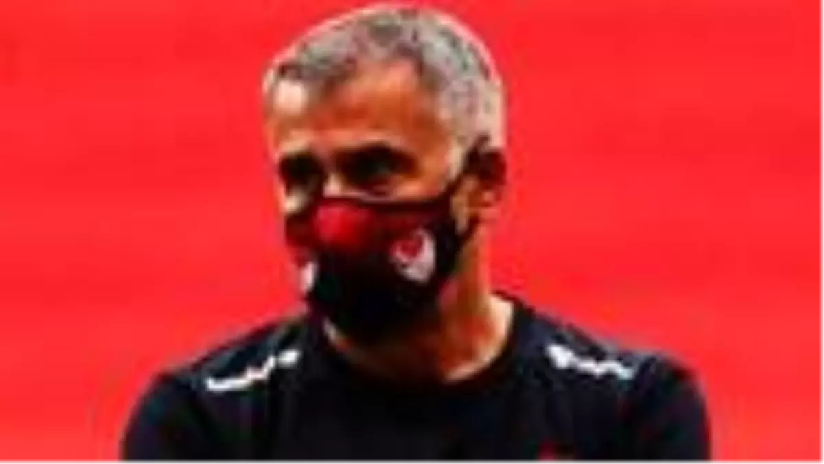 Şenol Güneş basın toplantısında sinirlendi: 'Bunun için mi geldik buraya?'