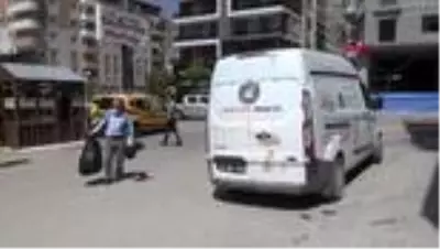 Van'da belediye ekipleri, sokak hayvanlarını unutmadı Van'da belediye ekipleri, sokak hayvanlarını unutmadı