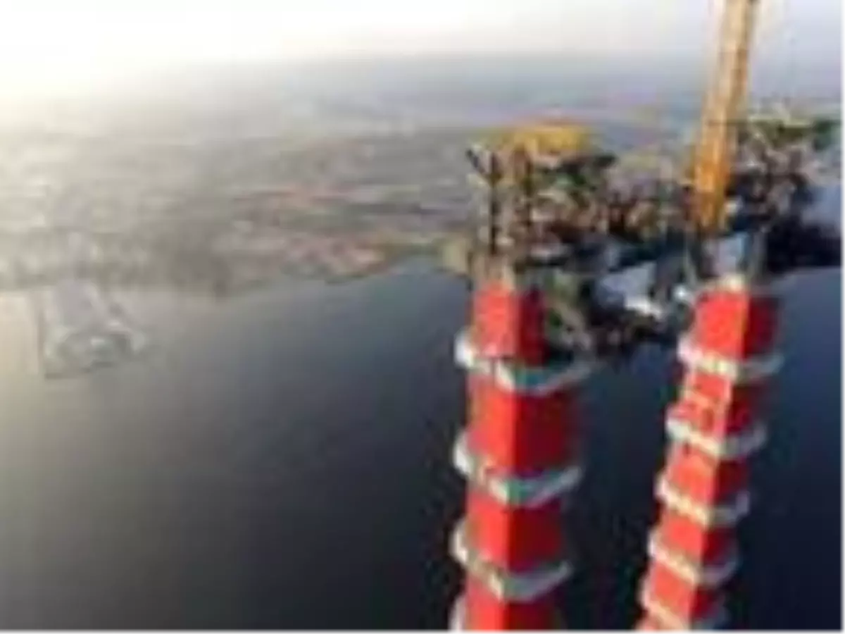 1915 Çanakkale Köprüsü'nde kılavuz halat çekimi nedeniyle Boğaz gemi geçişlerine kapatıldı-2