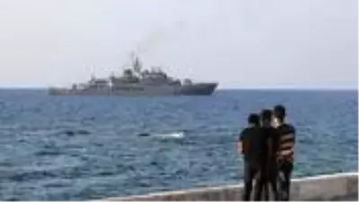 Akdeniz Fırtınası Tatbikatı'na katılan Türk savaş gemileri, Kıbrıs Türk halkını selamladı Akdeniz Fırtınası Tatbikatı'na katılan Türk savaş gemileri, Kıbrıs Türk halkını selamladı