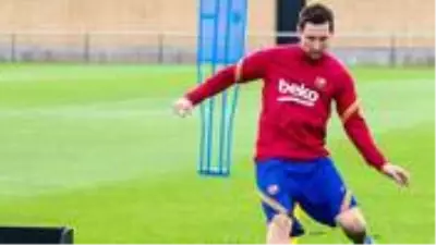 Barcelona Teknik Direktörü Ronald Koeman, antrenmanlara çıkmayan Lionel Messi'yi uyardı Barcelona Teknik Direktörü Ronald Koeman, antrenmanlara çıkmayan Lionel Messi'yi uyardı