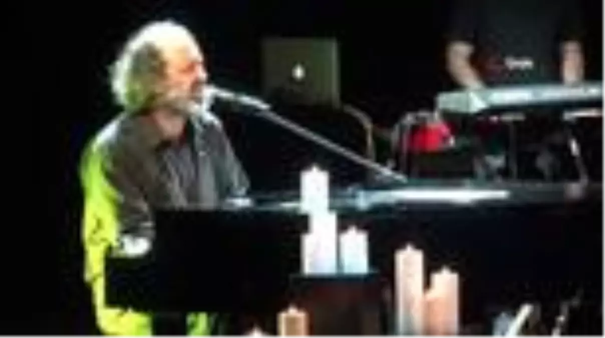 Beyoğlu Talimhane'de Yücel Arzen'den müzik ziyafeti