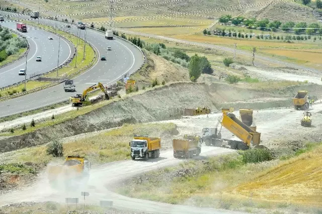 Büyükşehir'den iki dev proje daha: Şaşmaz Bulvarı ve Ayaş Yolu'na yeni köprülü kavşaklar yapılacak