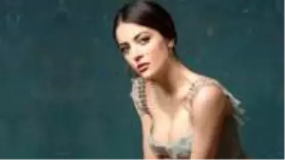 Çukur dizisine dahil olan İrem Sak ilk kez kötü kadın rolüyle izleyiciyle buluştu Çukur dizisine dahil olan İrem Sak ilk kez kötü kadın rolüyle izleyiciyle buluştu
