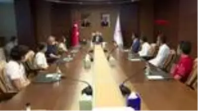 Son dakika haber | SPOR Bakan Kasapoğlu, Tokyo vizesi alan milli yüzücüleri kabul etti