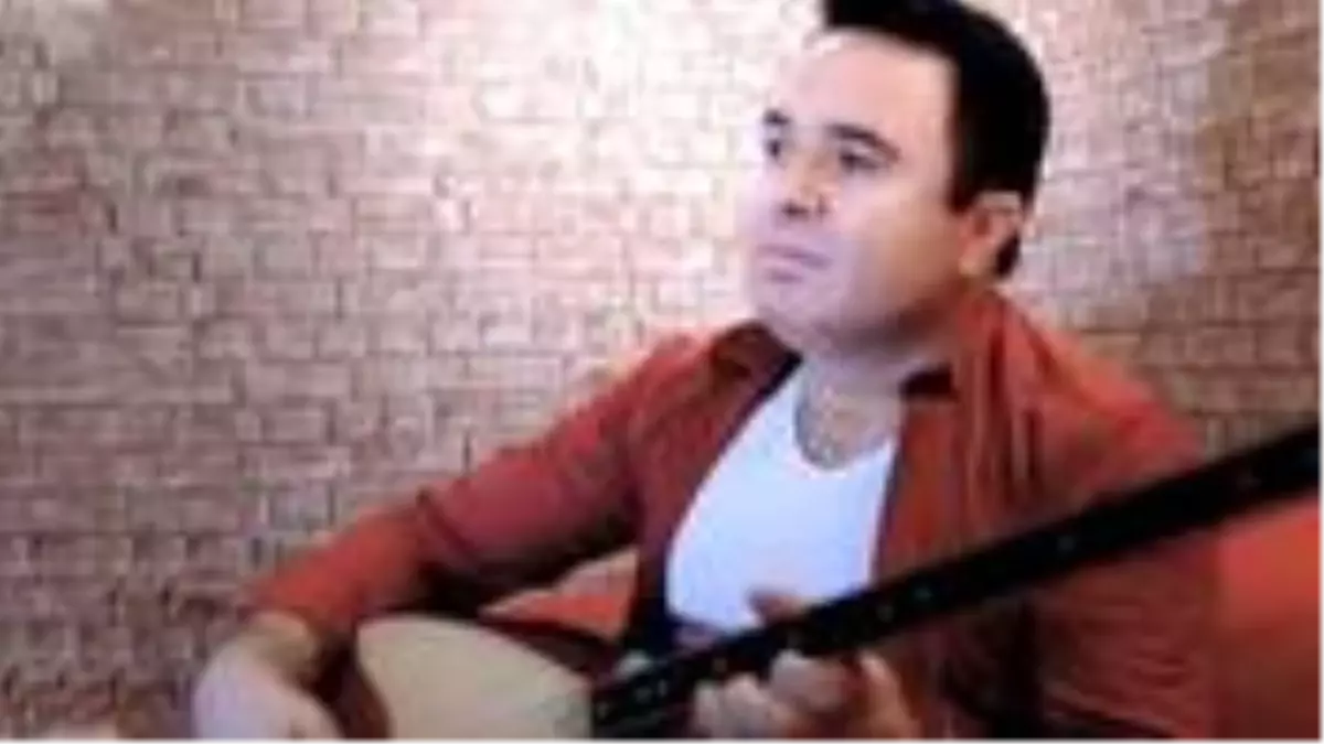 Ünlü türkücü Taner Olgun, koronavirüs nedeniyle vefat etti