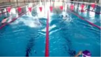 Son dakika haberi! Van'daki olimpik yüzme havuzunda sosyal mesafeli eğitim Son dakika haberi! Van'daki olimpik yüzme havuzunda sosyal mesafeli eğitim