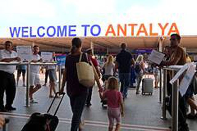 Antalya'ya turist akını; 1 milyon 316 bin kişiye ulaştı