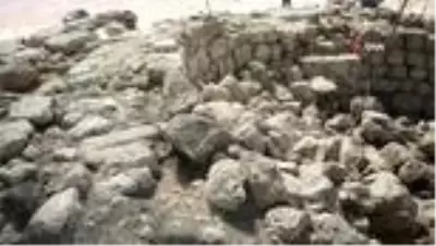 Aratos, günışığı ile buluşmak için destek bekliyor Aratos, günışığı ile buluşmak için destek bekliyor