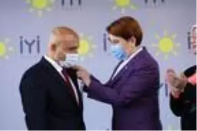 Bağımsız Milletvekili Erhan Usta, İYİ Parti'ye katıldı Bağımsız Milletvekili Erhan Usta, İYİ Parti'ye katıldı