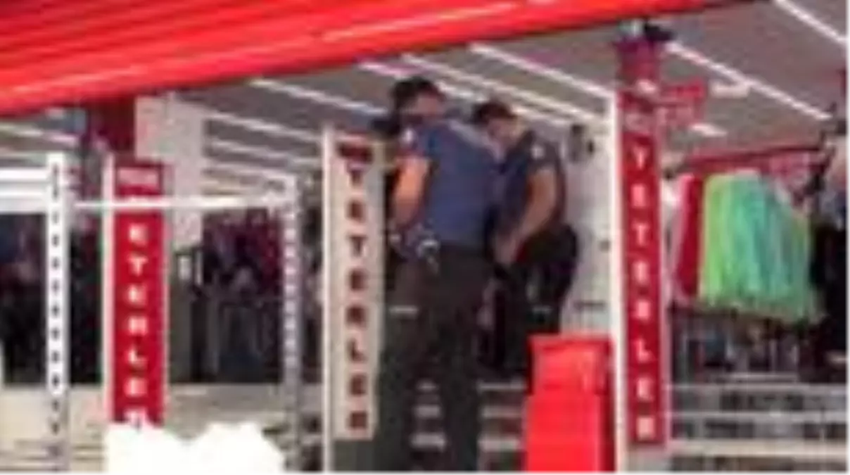 Bursa Da Kent Meydani Nda Ruhsatsiz Faaliyet Gosteren Is Yeri Yikiliyor Bursa