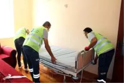 Büyükşehirden 12 vatandaşa hasta yatağı Büyükşehirden 12 vatandaşa hasta yatağı