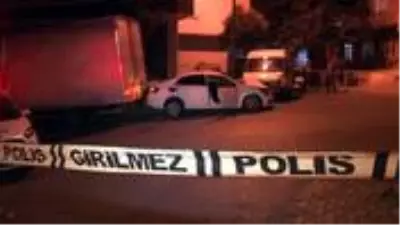 Husumetli iki grup arasında çıkan tartışma silahlı kavgaya dönüştü: 1 ölü Husumetli iki grup arasında çıkan tartışma silahlı kavgaya dönüştü: 1 ölü