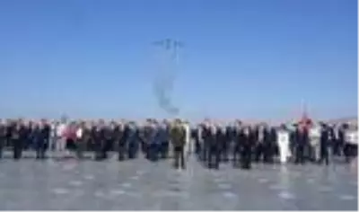İzmir'in kurtuluş gününe coşkulu kutlama İzmir'in kurtuluş gününe coşkulu kutlama
