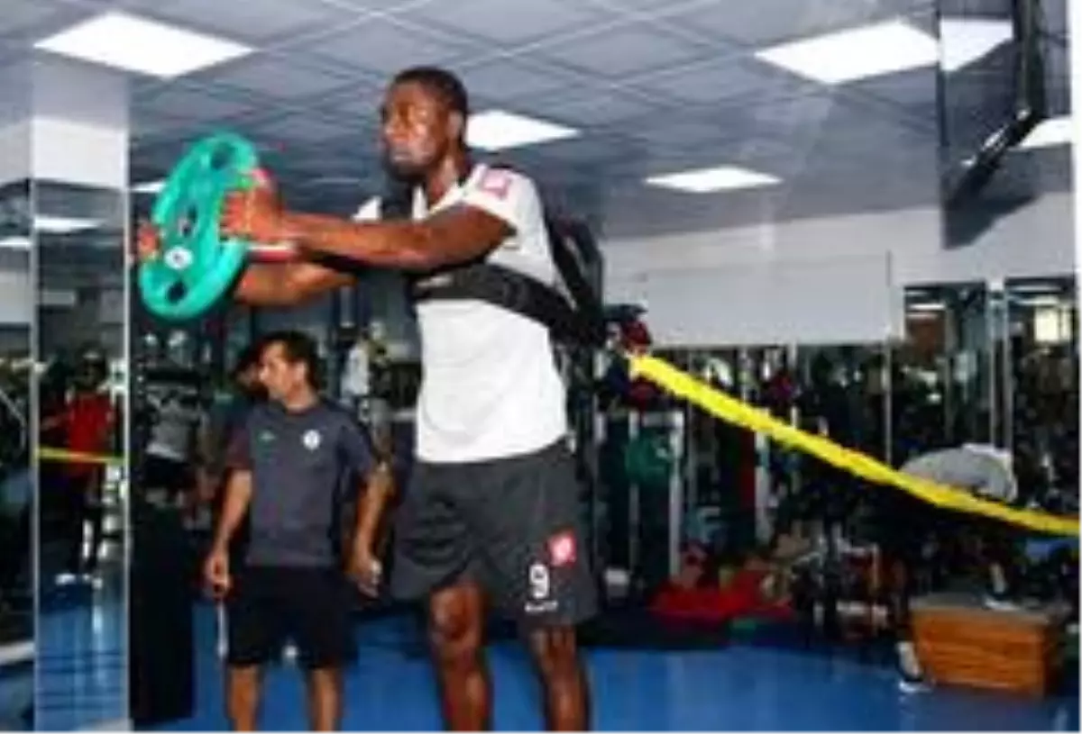 Konyaspor salonda kuvvet çalıştı